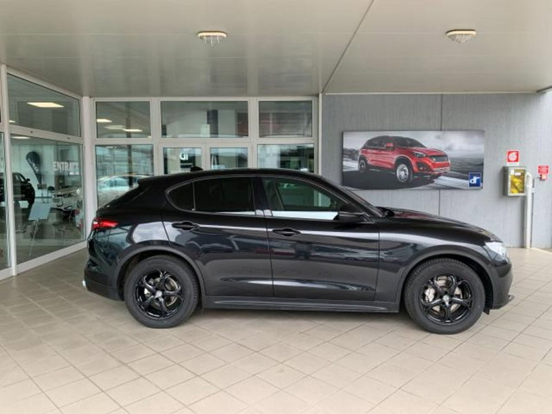 Alfa Romeo Stelvio usata a Trieste (16)