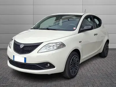 Lancia Ypsilon 1.0 FireFly 5 porte S&amp;S Hybrid Gold Plus del 2021 usata a Torino