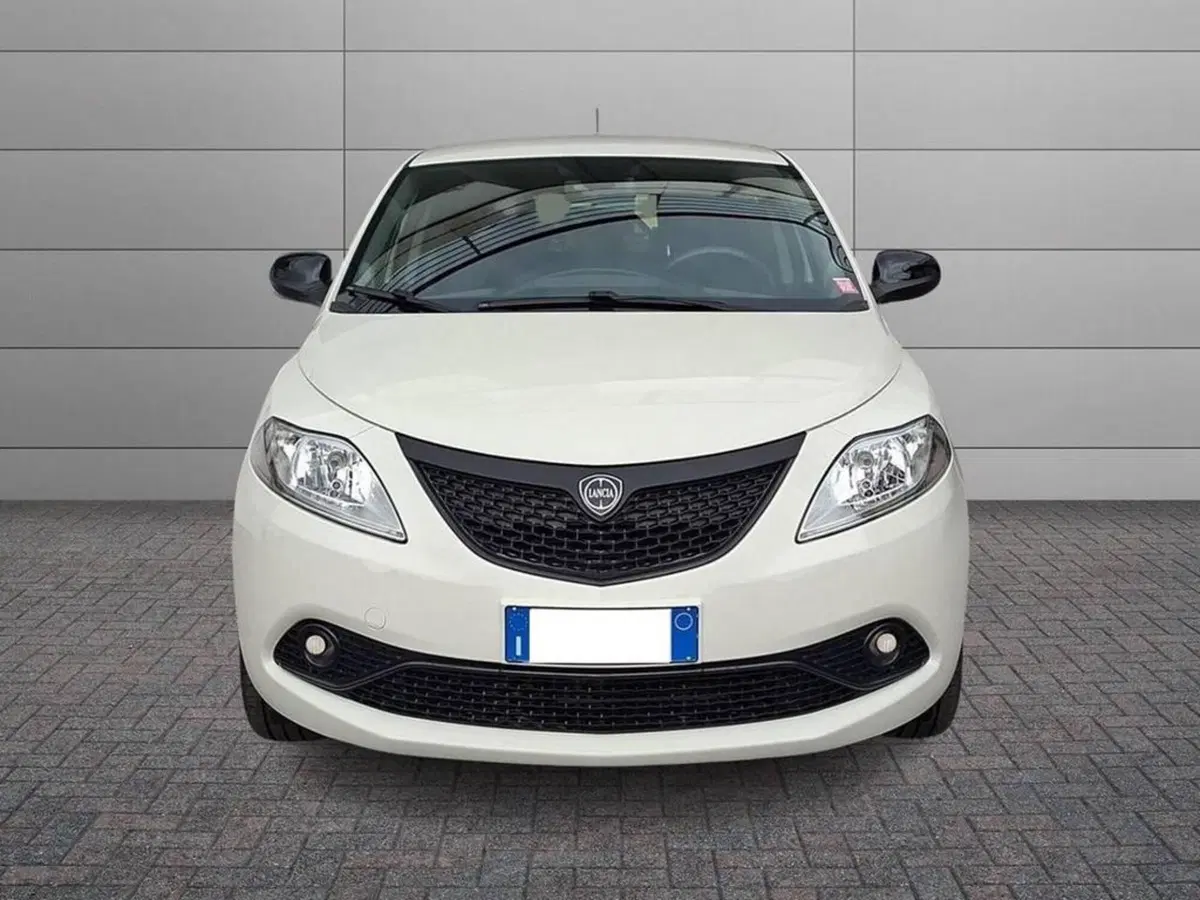 Lancia Ypsilon usata a Torino (3)