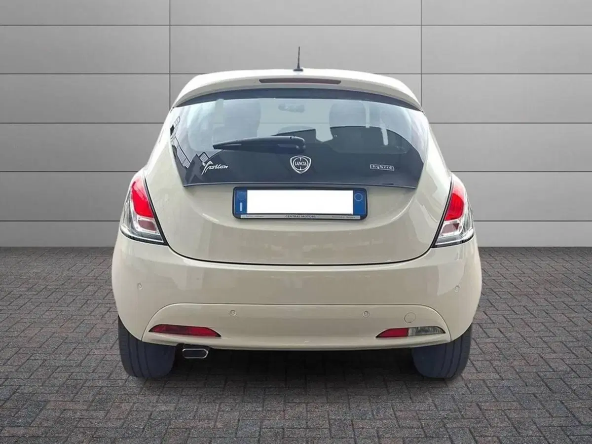 Lancia Ypsilon usata a Torino (4)
