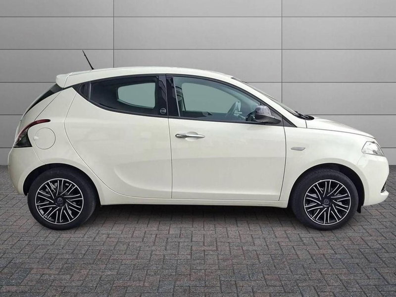 Lancia Ypsilon usata a Torino (5)