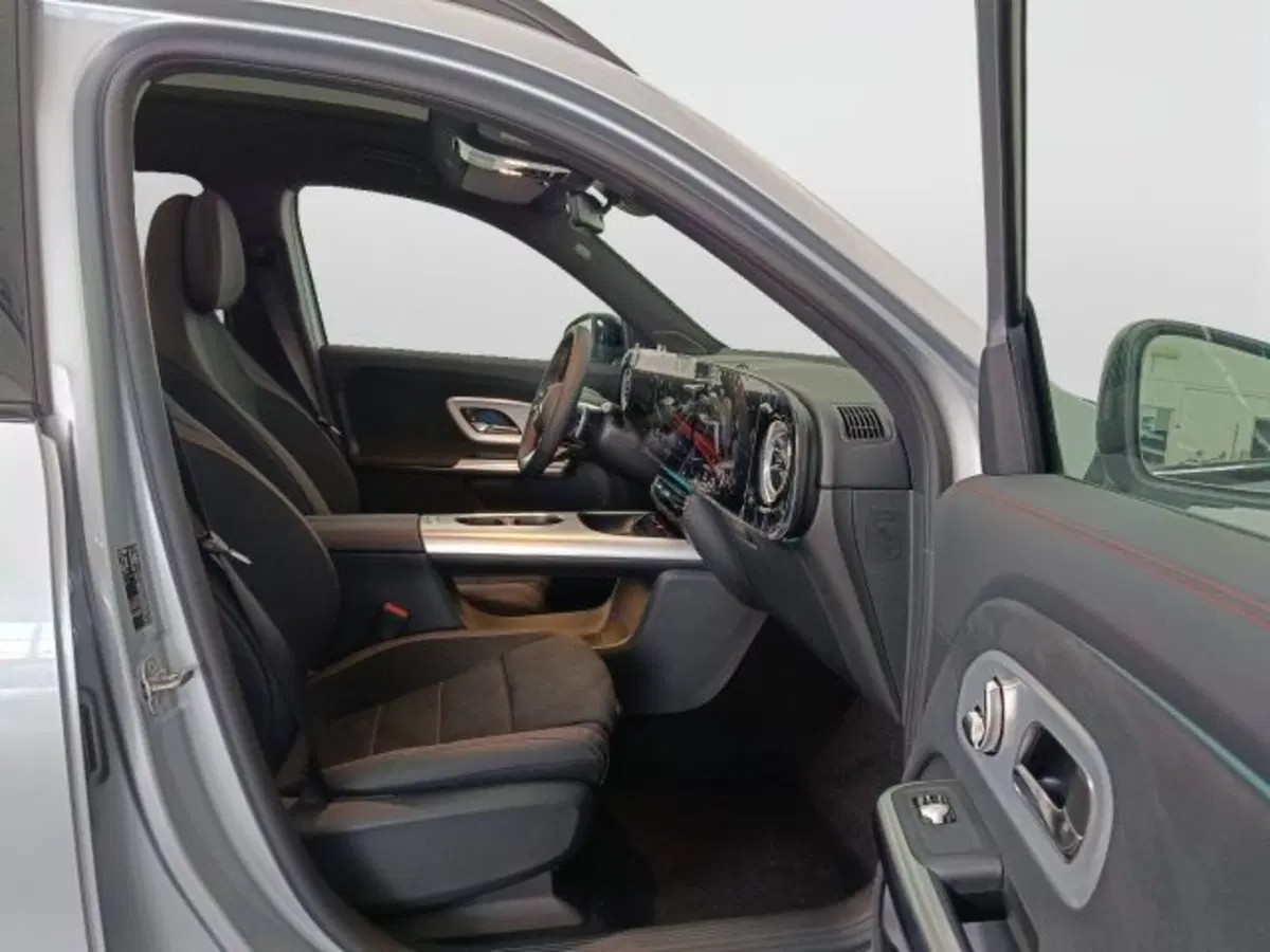 Mercedes-Benz GLB EQ nuova a Teramo (11)