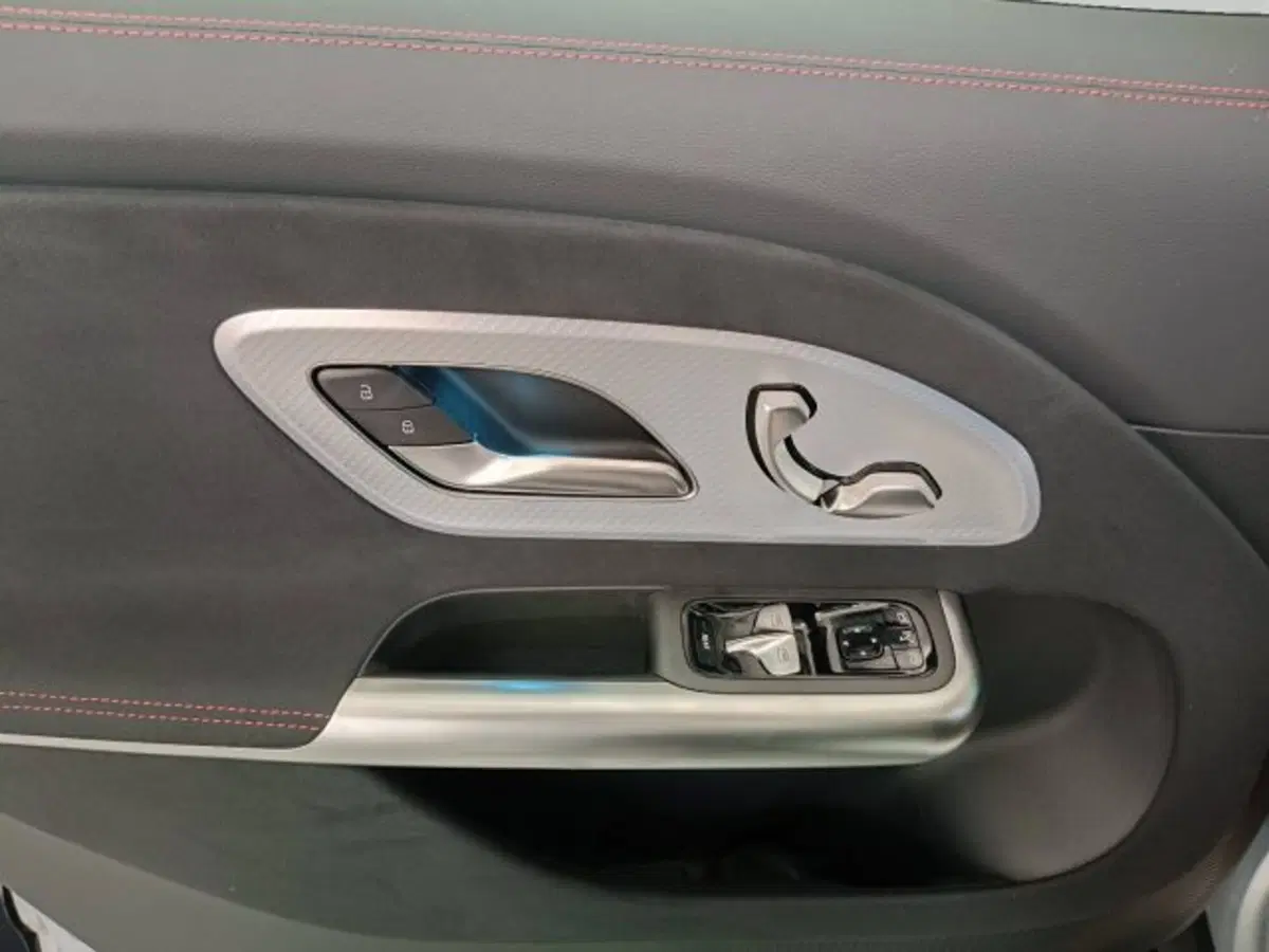 Mercedes-Benz GLB EQ nuova a Teramo (13)