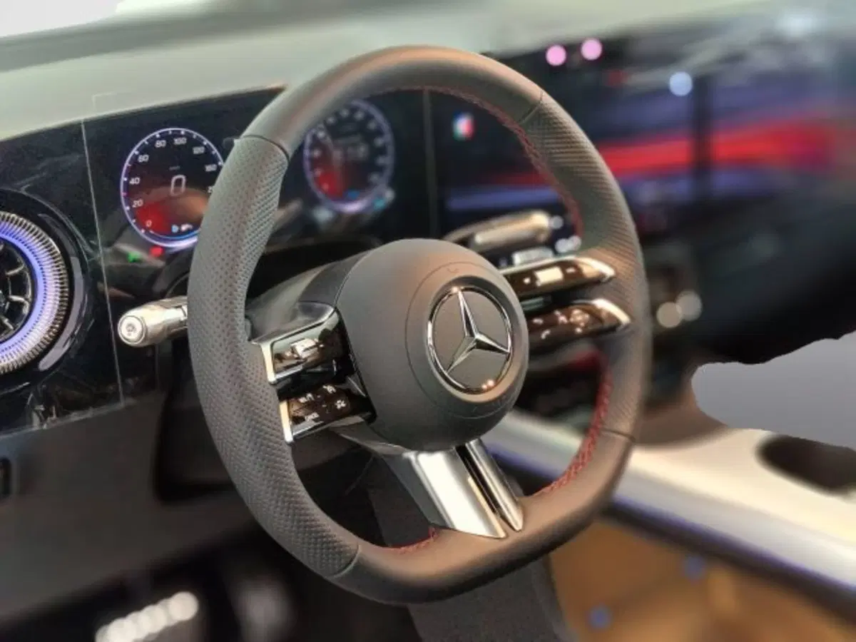 Mercedes-Benz GLB EQ nuova a Teramo (14)