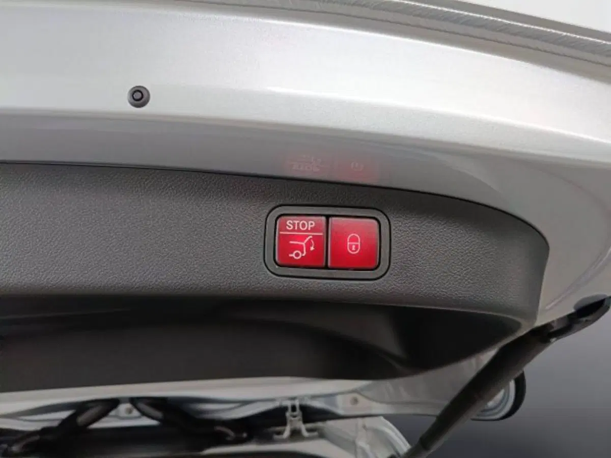 Mercedes-Benz GLB EQ nuova a Teramo (18)