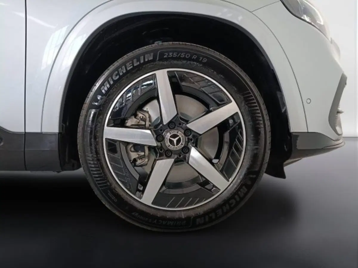 Mercedes-Benz GLB EQ nuova a Teramo (19)