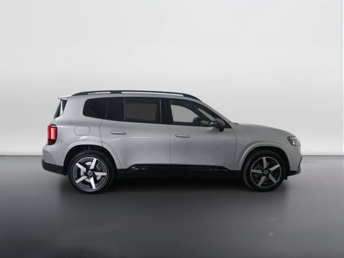 Mercedes-Benz GLB EQ nuova a Teramo (3)