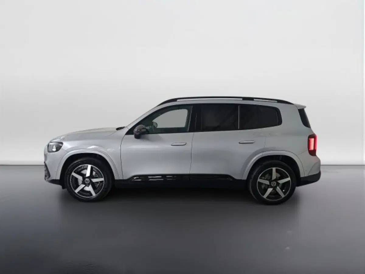 Mercedes-Benz GLB EQ nuova a Teramo (6)