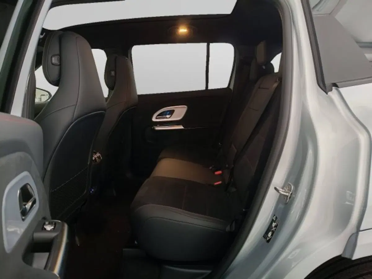 Mercedes-Benz GLB EQ nuova a Teramo (9)
