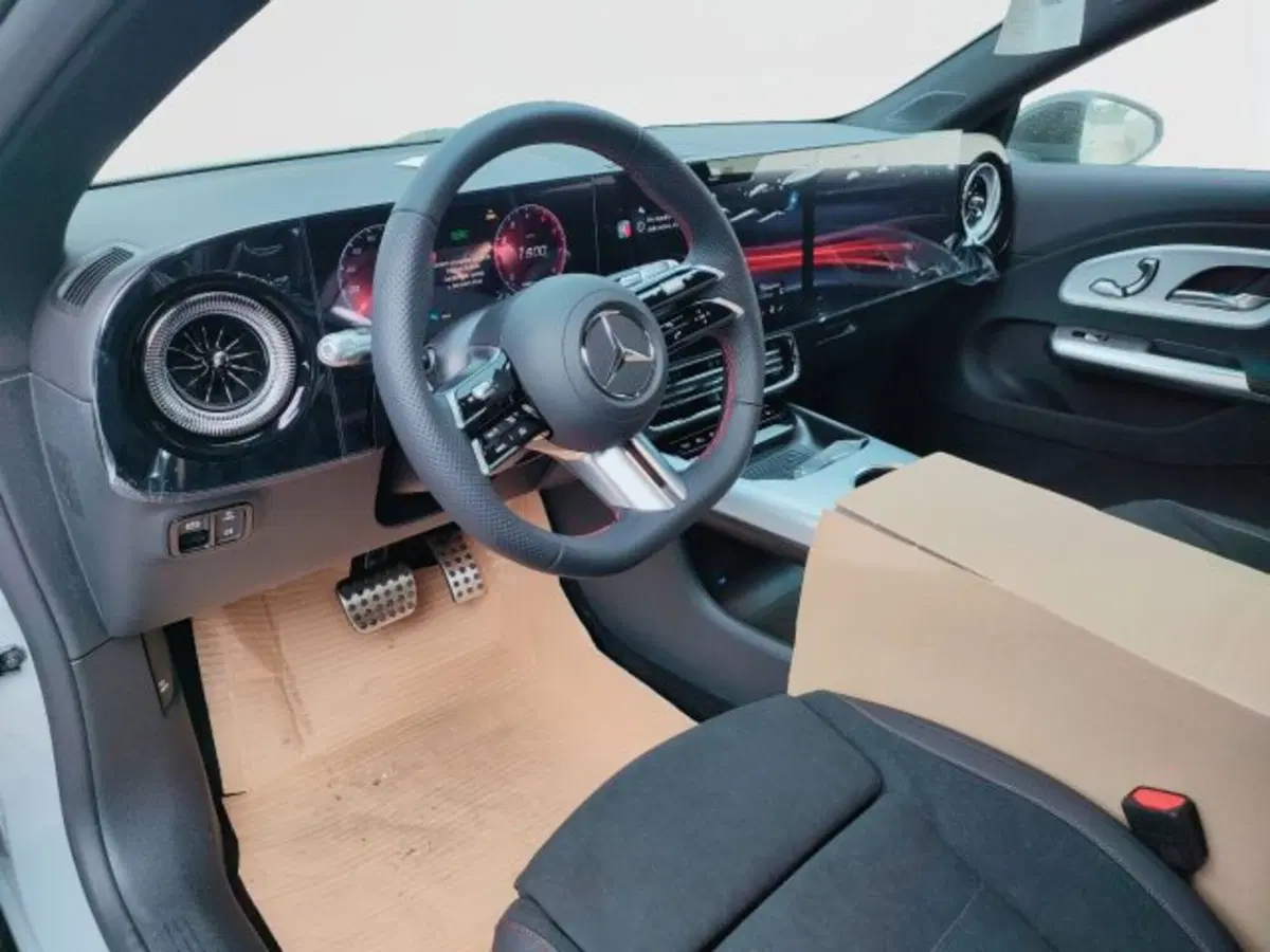 Mercedes-Benz CLA EQ nuova a Teramo (10)
