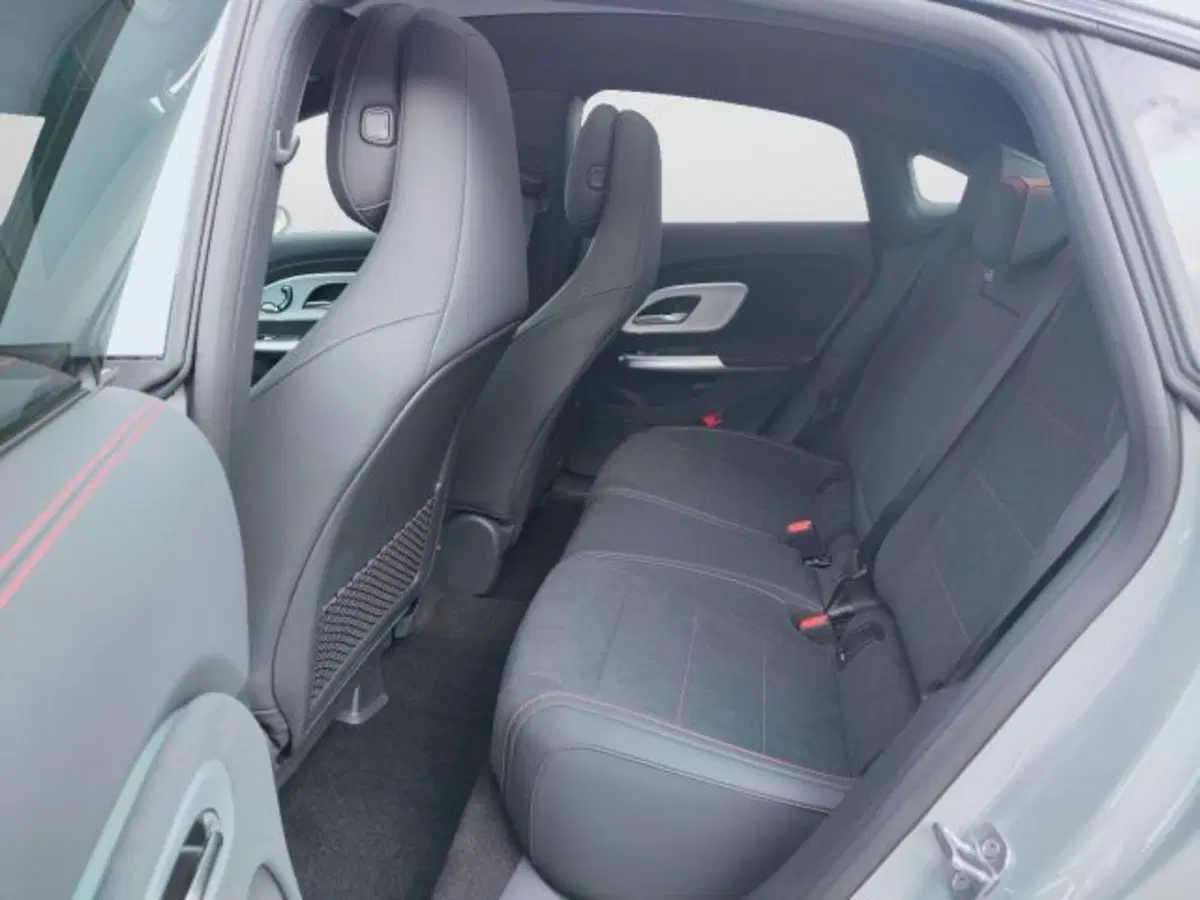 Mercedes-Benz CLA EQ nuova a Teramo (12)