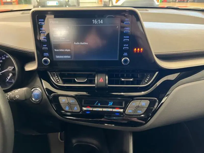 Toyota Toyota C-HR usata a Vercelli (12)