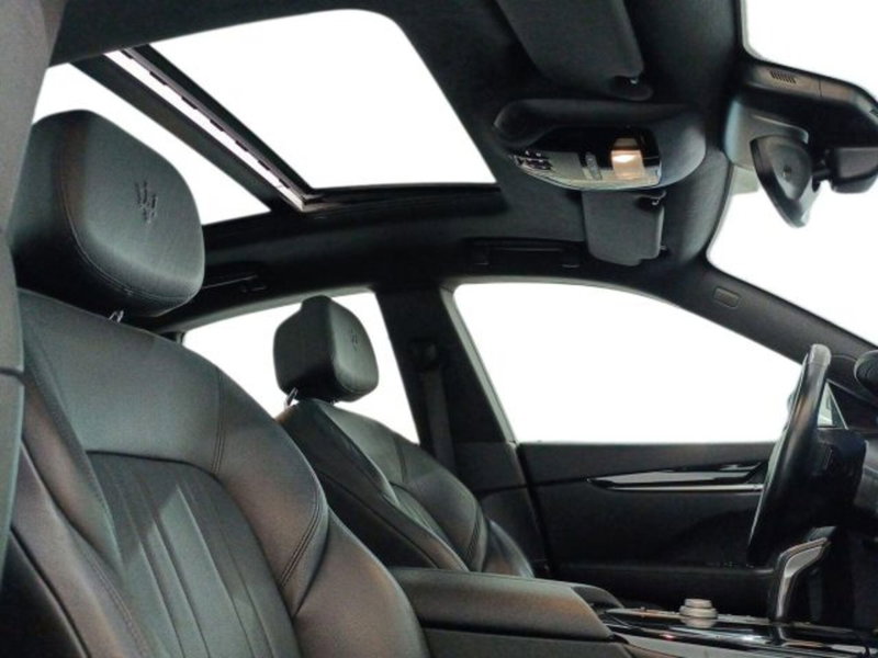 Maserati Levante usata a Catania (10)