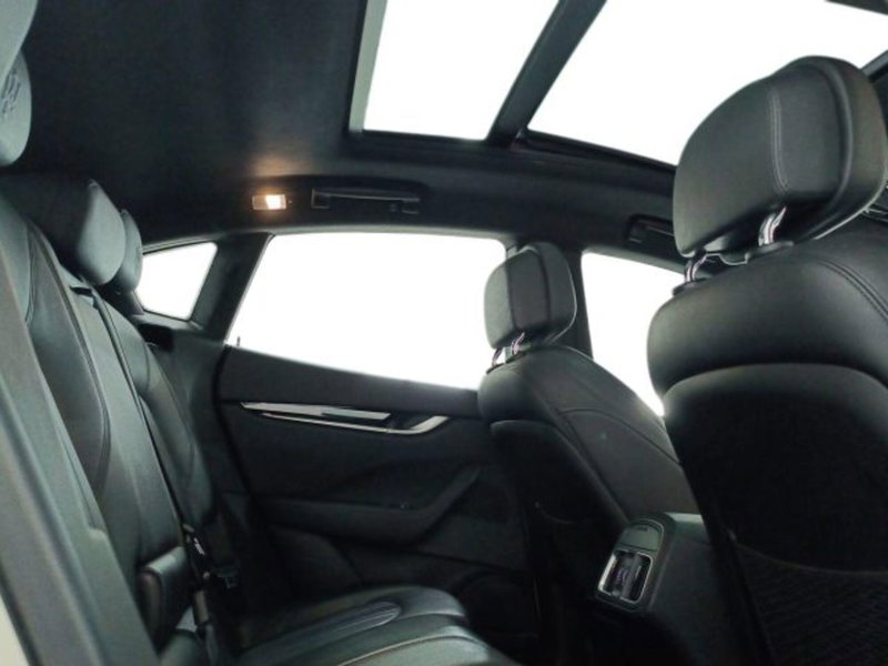 Maserati Levante usata a Catania (11)