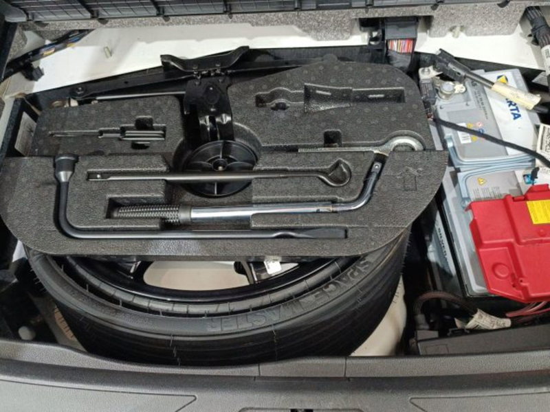 Maserati Levante usata a Catania (13)