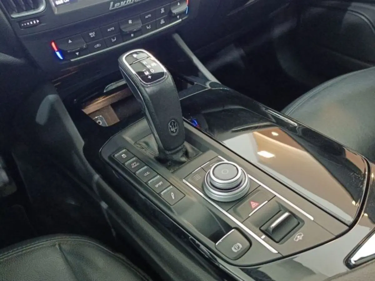 Maserati Levante usata a Catania (8)