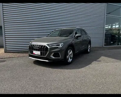 Audi Q3 35 2.0 tdi Business Advanced s-tronic del 2025 usata a Conegliano