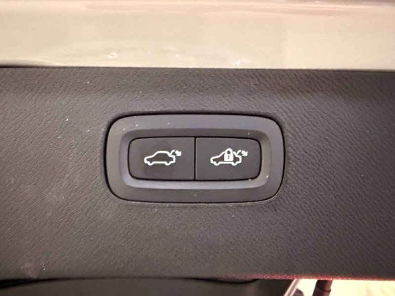 Volvo XC90 usata a Treviso (12)