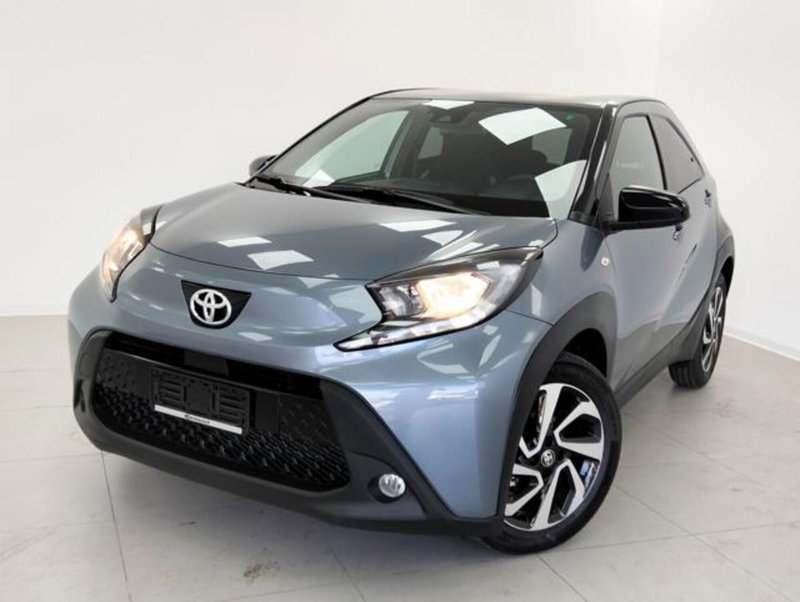 Toyota Aygo X nuova a Como