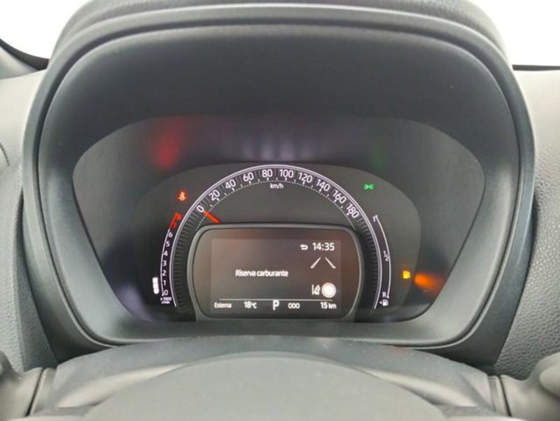 Toyota Aygo X nuova a Como (10)