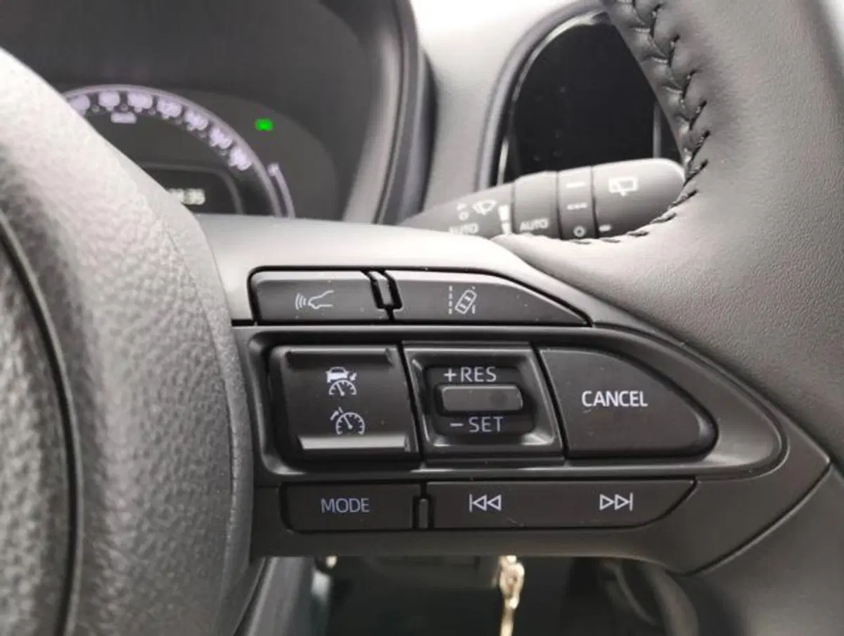 Toyota Aygo X nuova a Como (12)