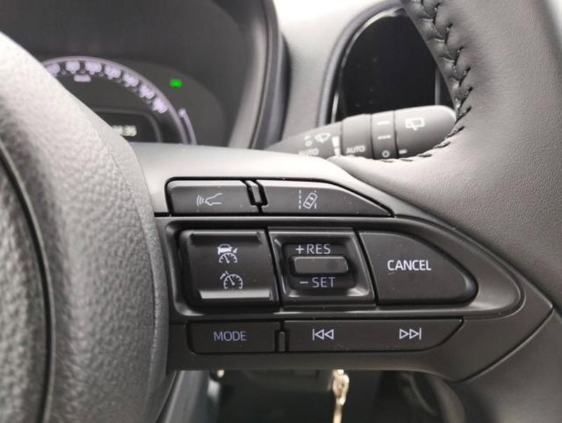 Toyota Aygo X nuova a Como (12)