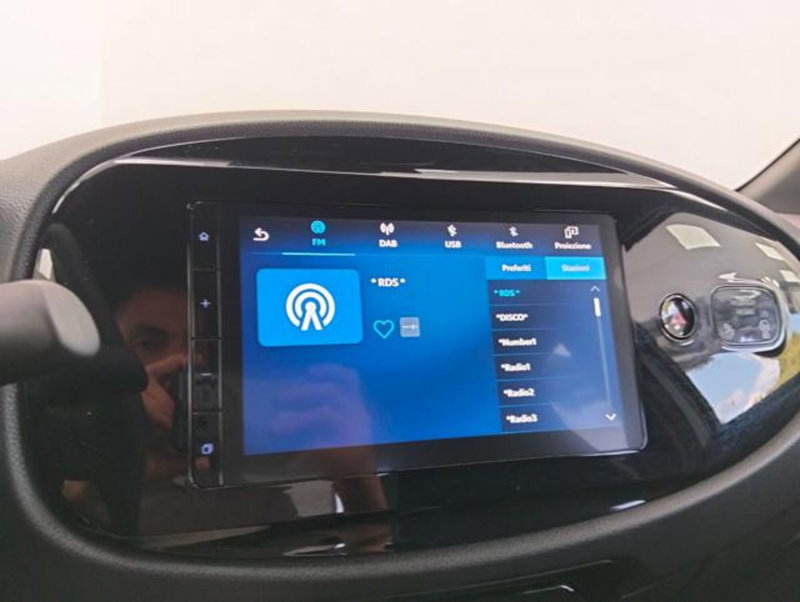 Toyota Aygo X nuova a Como (13)