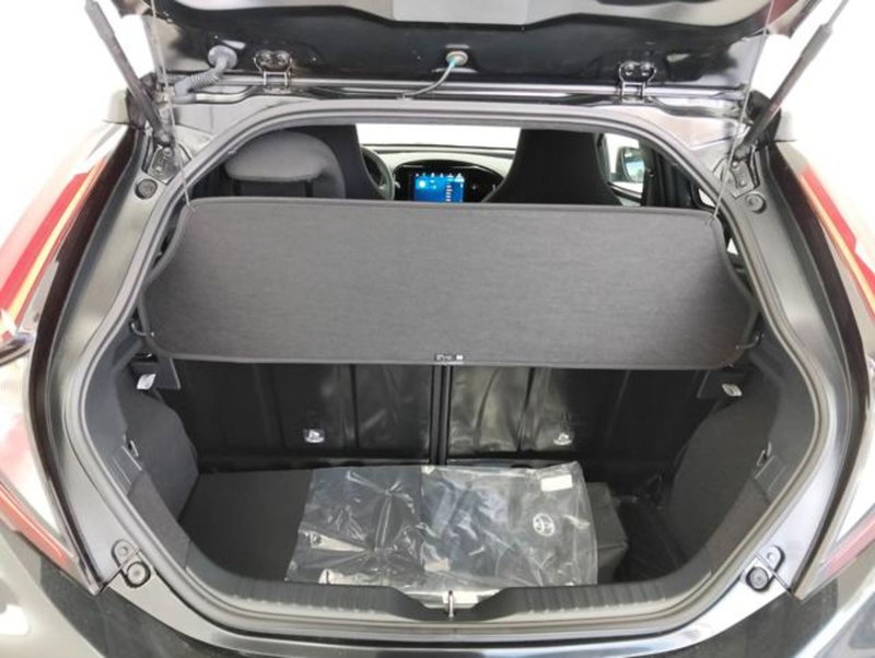 Toyota Aygo X nuova a Como (17)