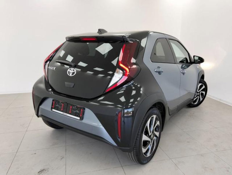 Toyota Aygo X nuova a Como (2)