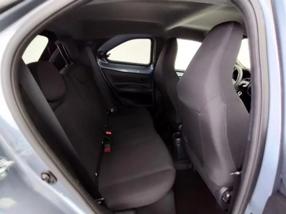 Toyota Aygo X nuova a Como (5)