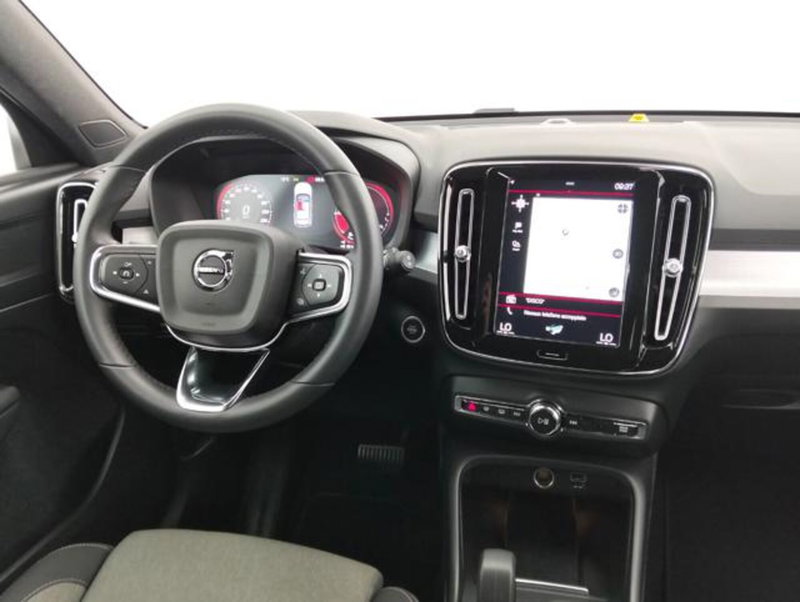 Volvo XC40 usata a Como (11)