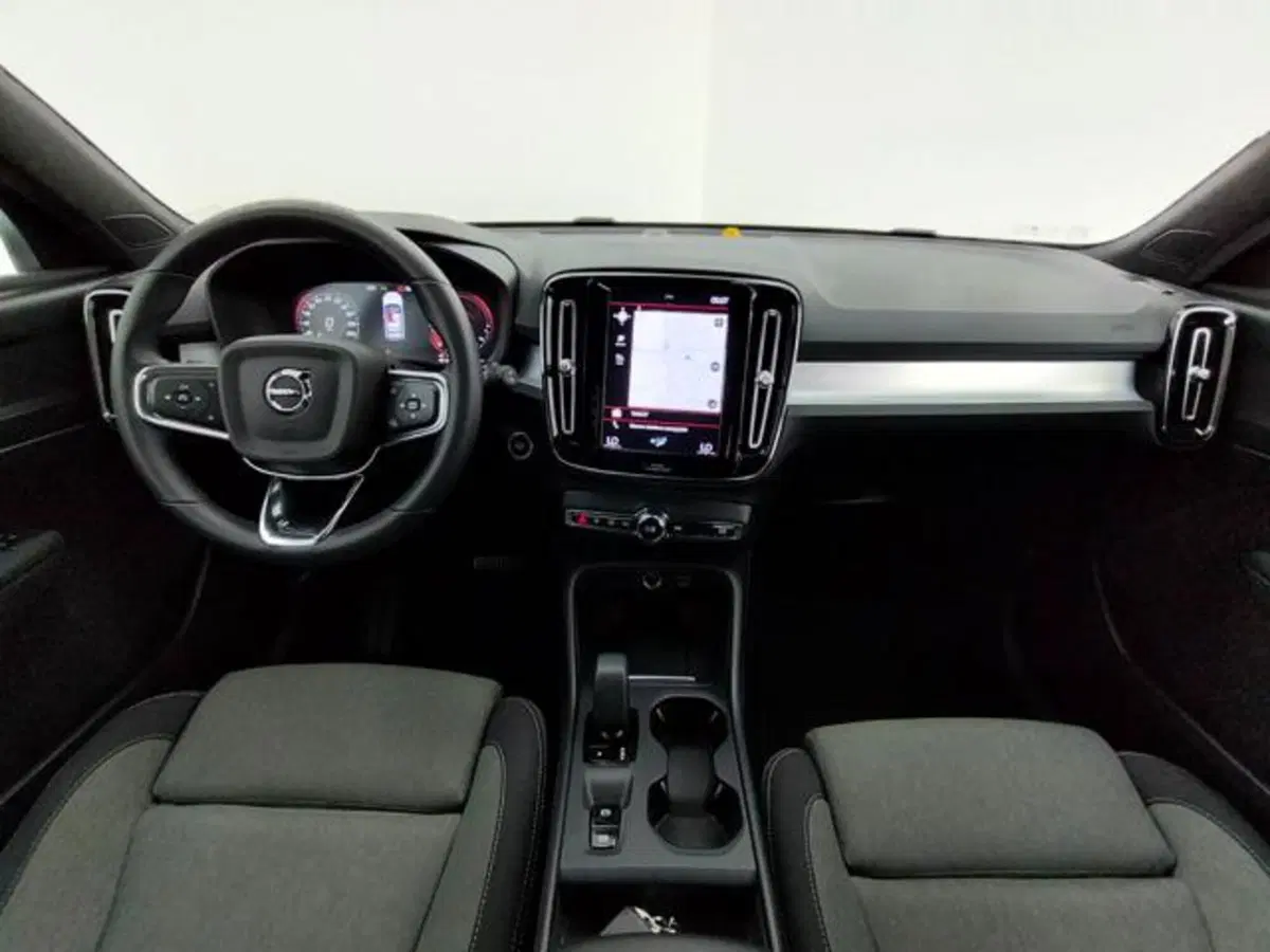 Volvo XC40 usata a Como (4)