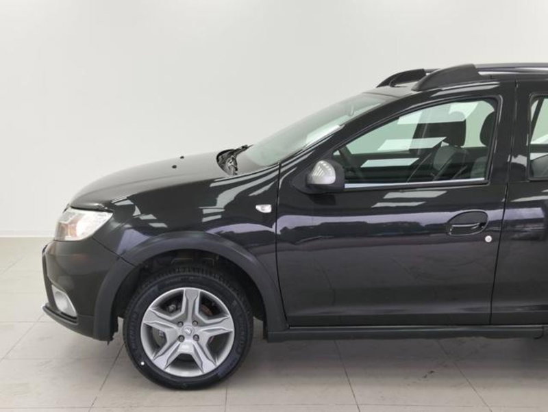 Dacia Sandero usata a Como (9)