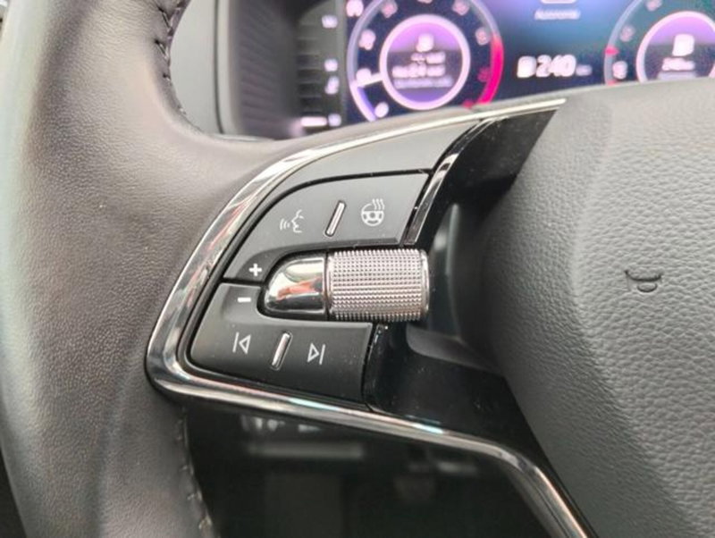 Skoda Karoq usata a Como (12)