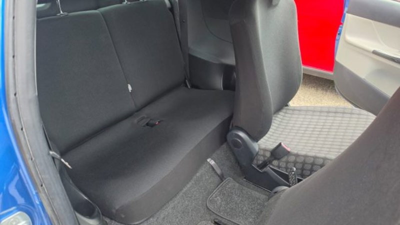 Toyota iQ usata a Macerata (12)