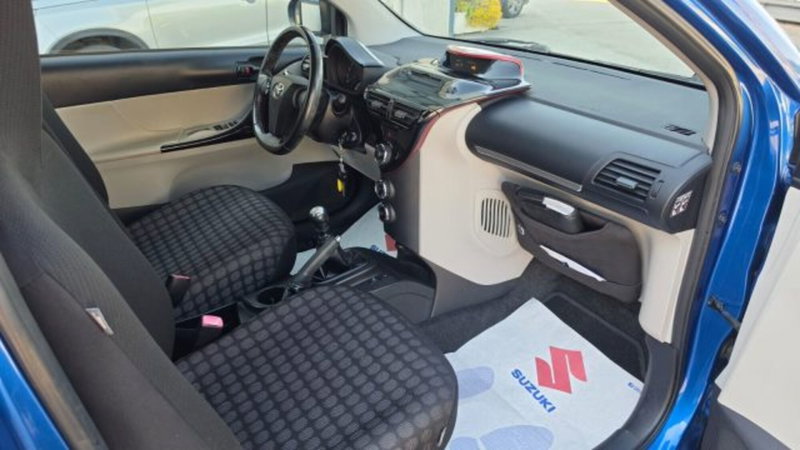 Toyota iQ usata a Macerata (7)
