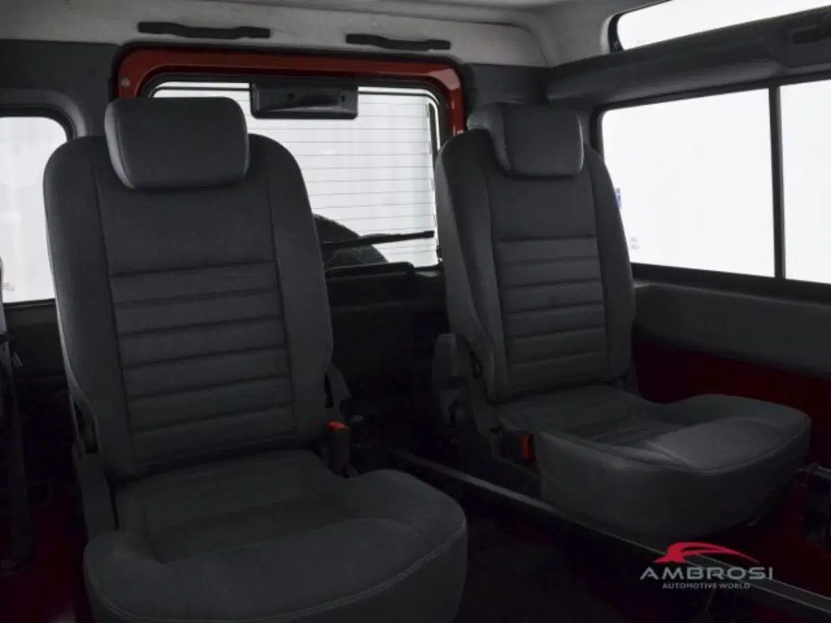 Land Rover Defender usata a Perugia (11)