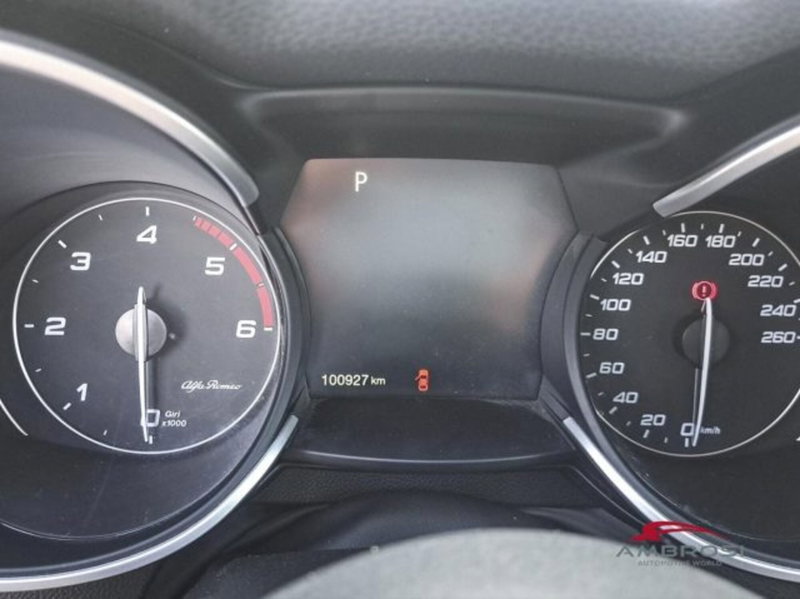 Alfa Romeo Stelvio usata a Perugia (11)