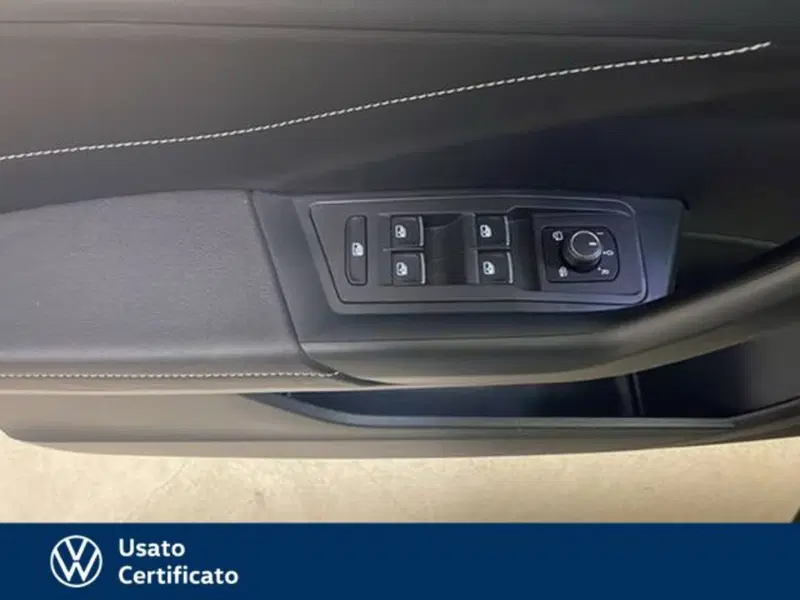 Volkswagen T-Roc usata a Vicenza (17)