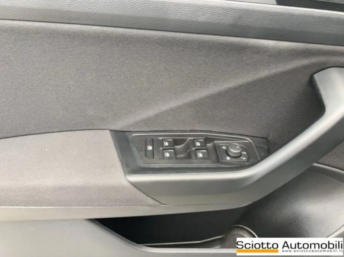 Volkswagen T-Roc usata a Messina (12)