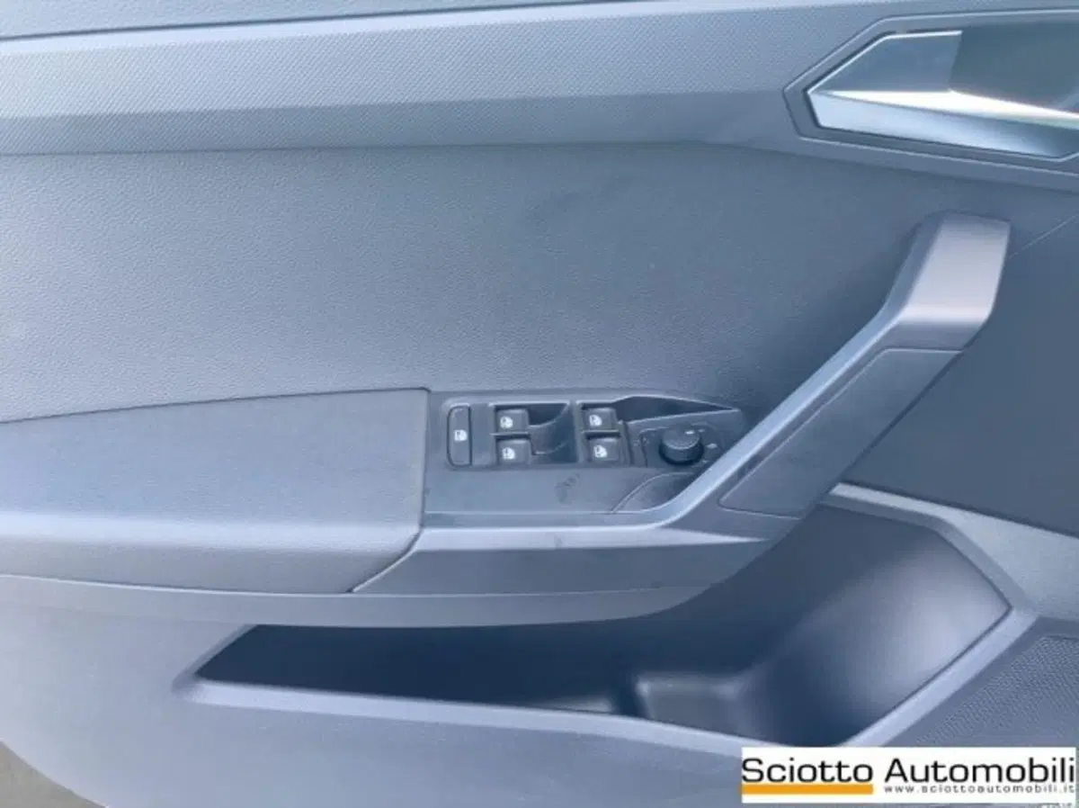 SEAT Arona nuova a Messina (12)