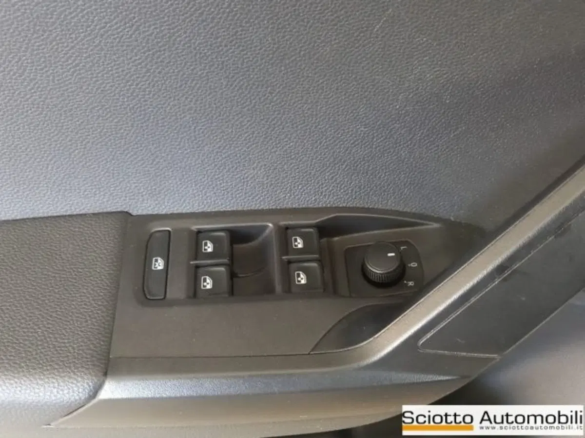 SEAT Arona usata a Messina (12)