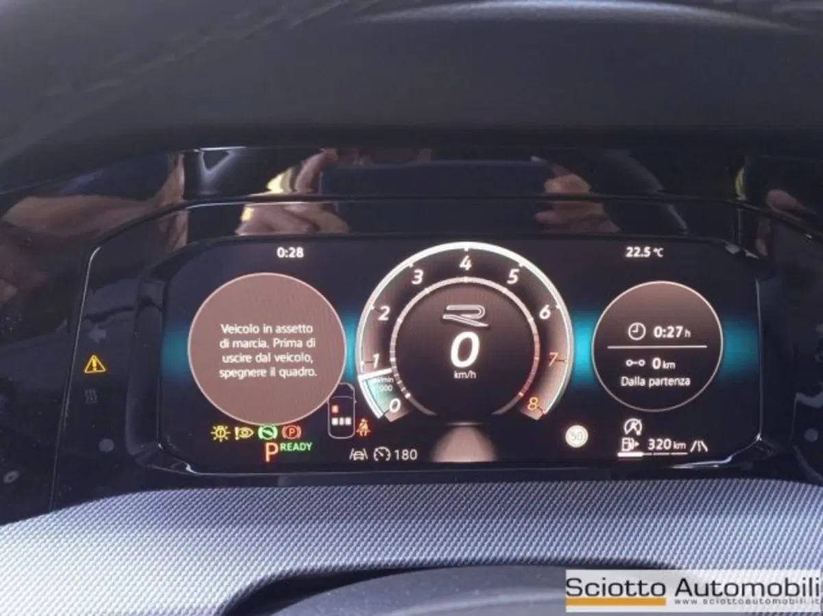 Volkswagen Golf Variant nuova a Messina (11)