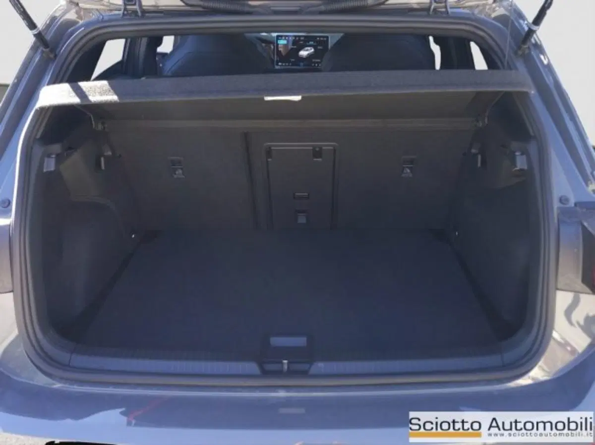 Volkswagen Golf Variant nuova a Messina (17)