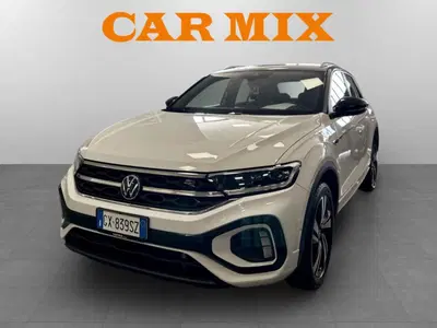 Volkswagen T-Roc 1.5 tsi R-Line dsg del 2025 usata a Piacenza