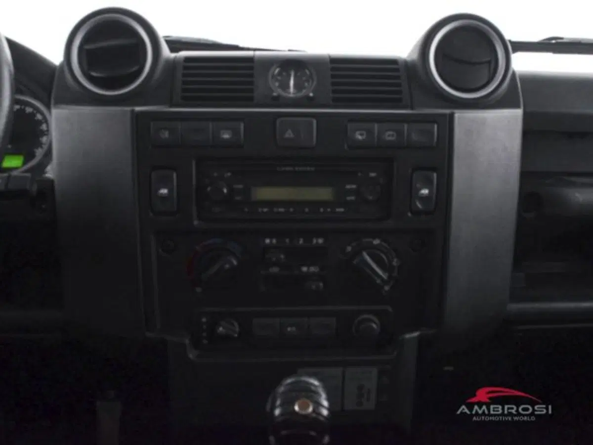 Land Rover Defender usata a Perugia (14)