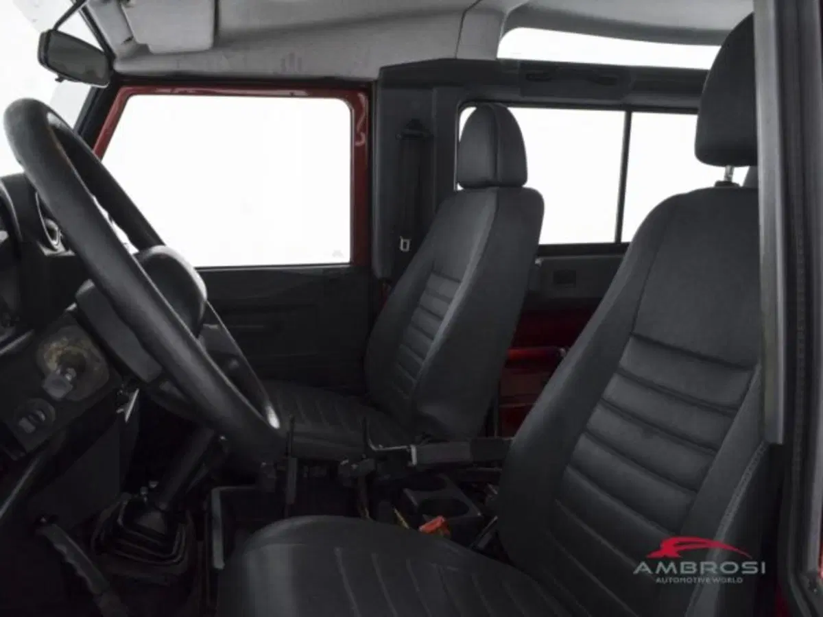 Land Rover Defender usata a Perugia (9)