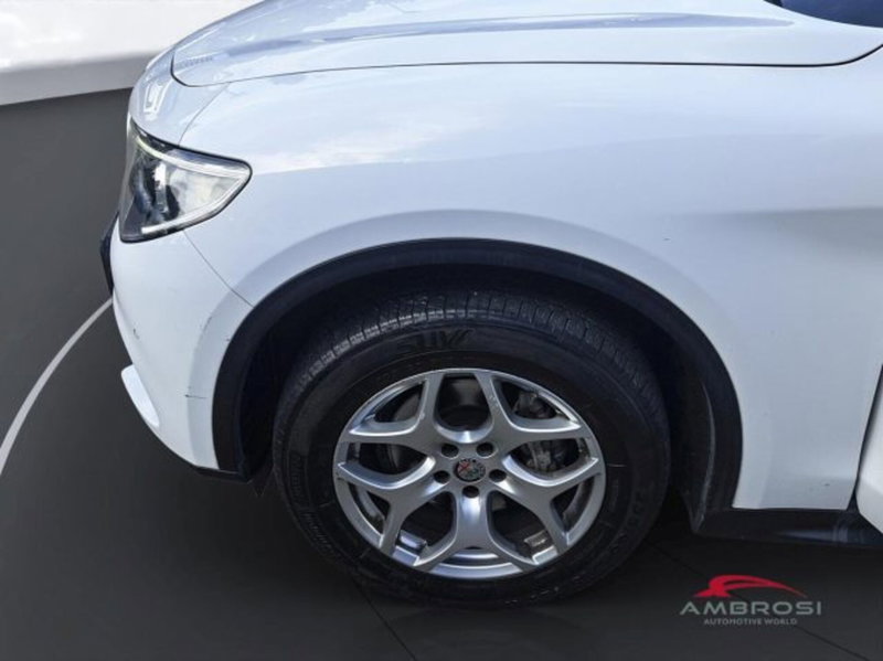 Alfa Romeo Stelvio usata a Perugia (13)