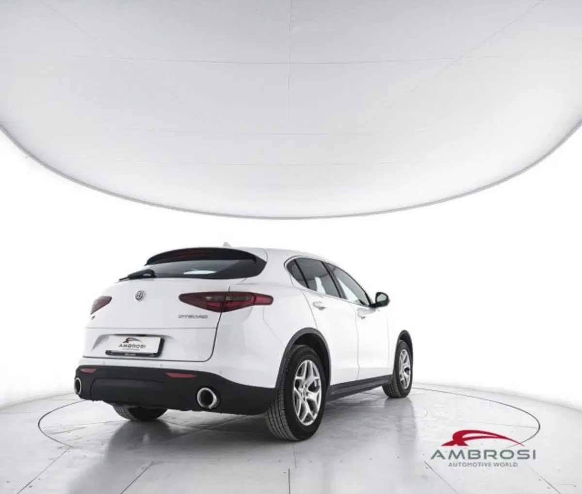 Alfa Romeo Stelvio usata a Perugia (3)