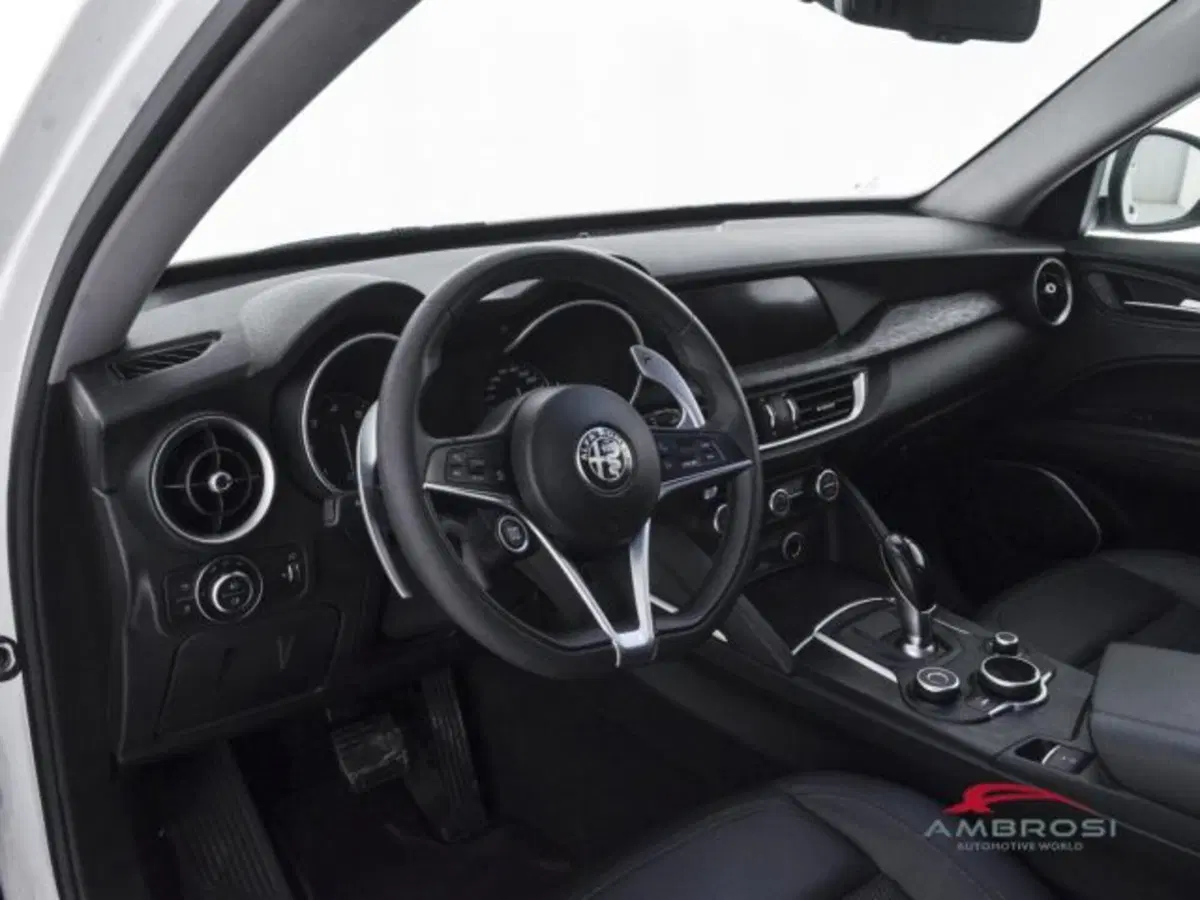 Alfa Romeo Stelvio usata a Perugia (8)